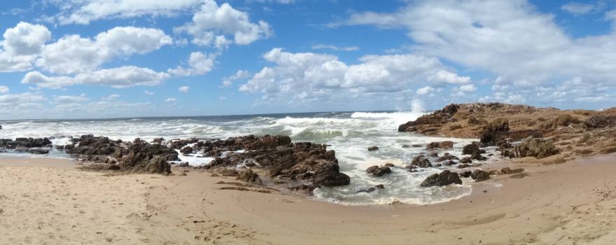 La Pedreras seafront (bordwalk)