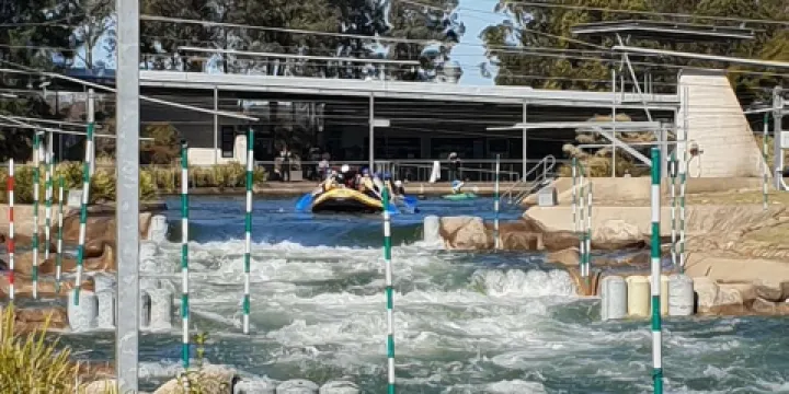 彭里斯白水體育場