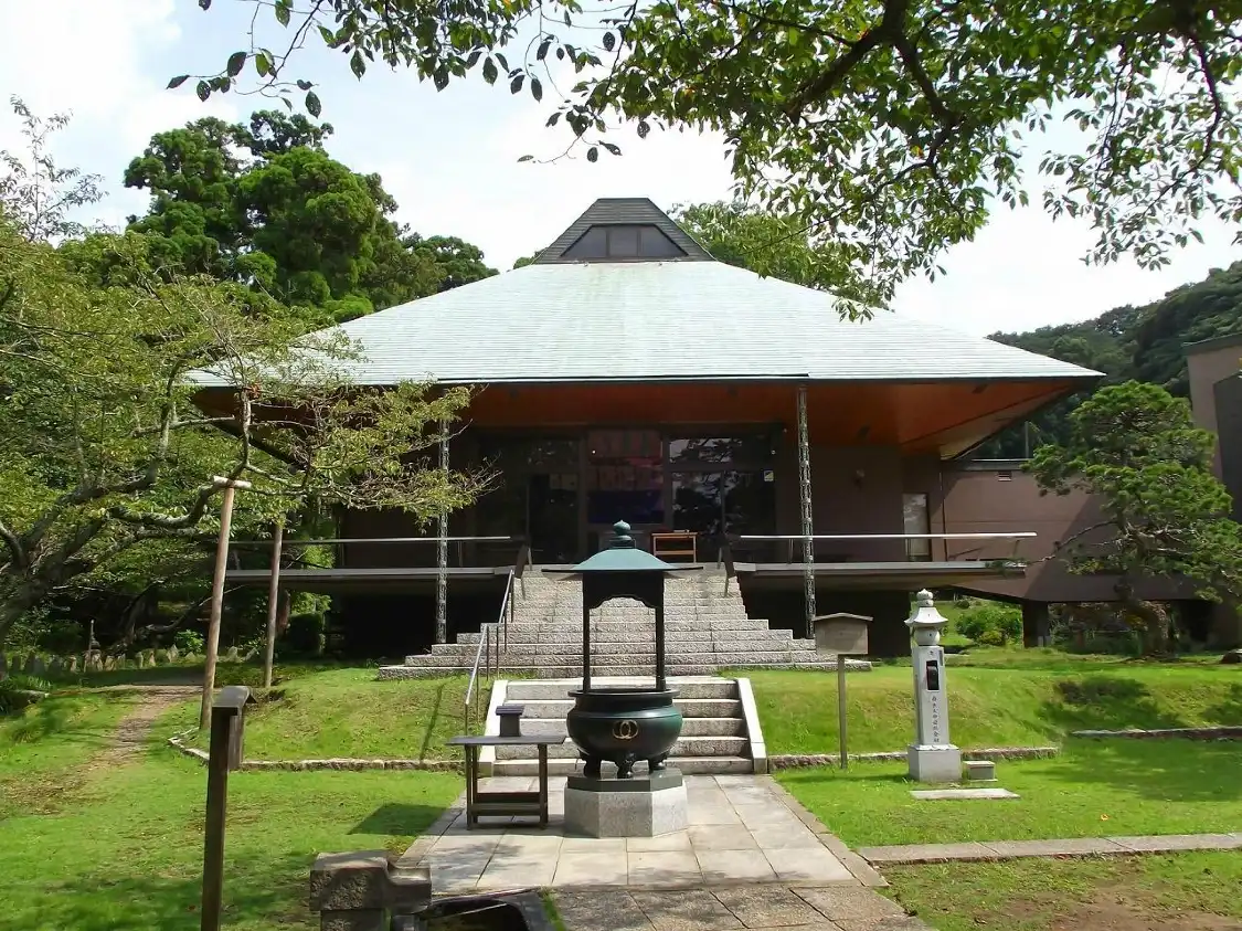 Hotels near Chorakuji Temple