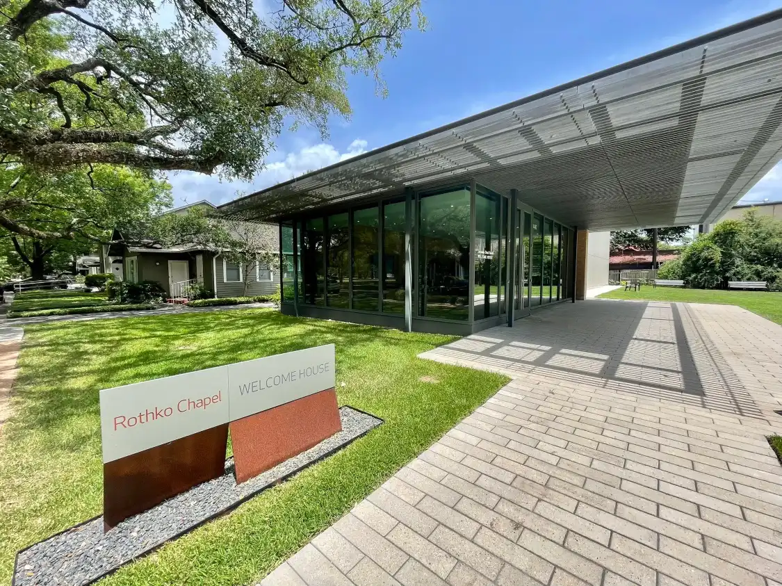 Hotels near Rothko Chapel