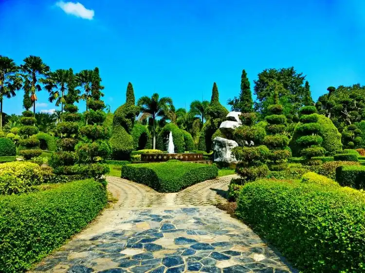 Hotel dekat Tweechol Botanic Garden