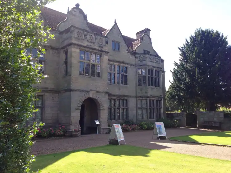 Hotels near The Fusilier Museum Warwick