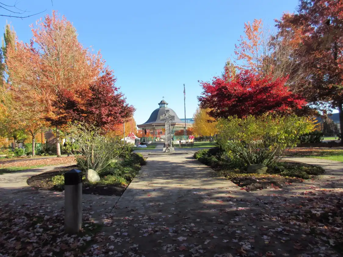 Hotels near Memorial Peace Park