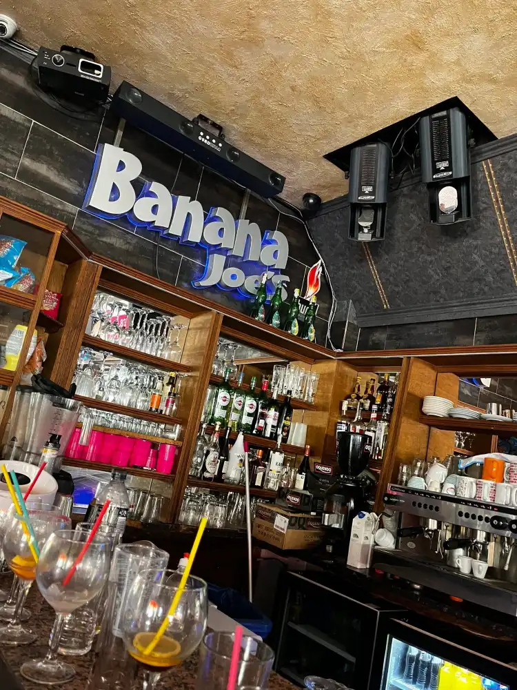 Hotels near Banana Joe's Disco Bar