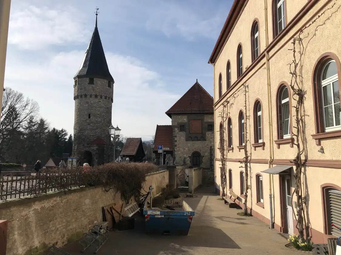 Hotels near Brucke mit Turm und zwei Bruckenhauschen