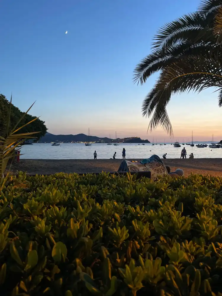 Hotels near Spiaggia Di Bagnaia
