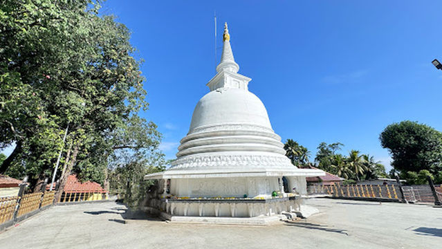 Nawagamuwa Paththini Temple