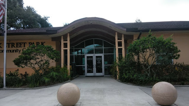 Oak Street Park Community Center