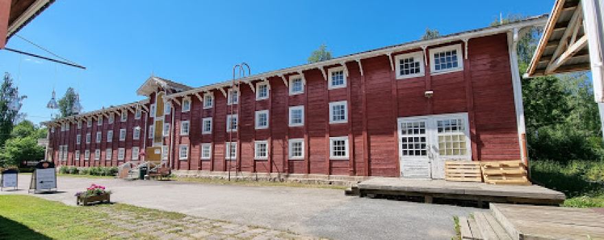 Nuutajärvi glass village