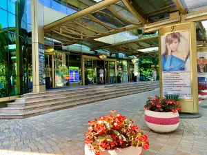 Feride Plaza