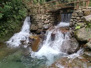 Pinlac Falls