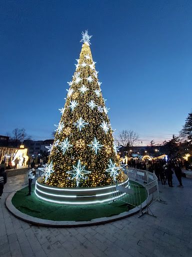 Dimitri Kipiani Park