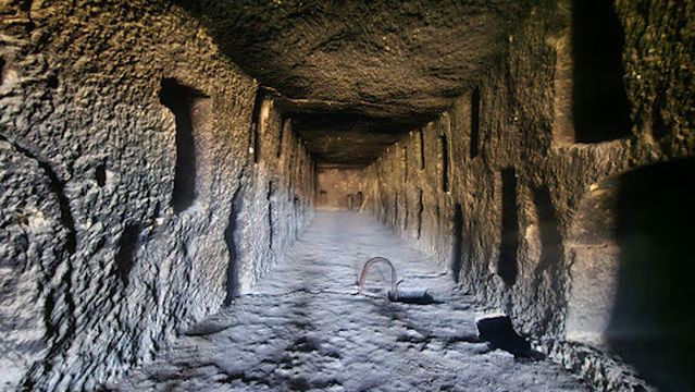Manazan Mağaraları (Caves)