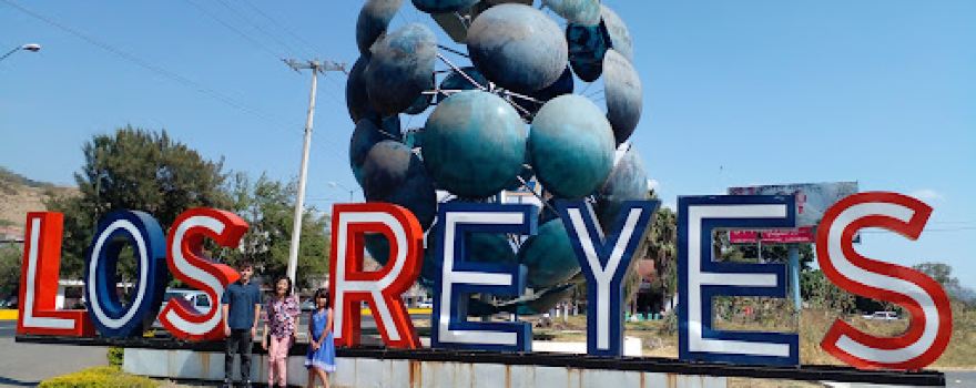 Plaza De La Zarzamora