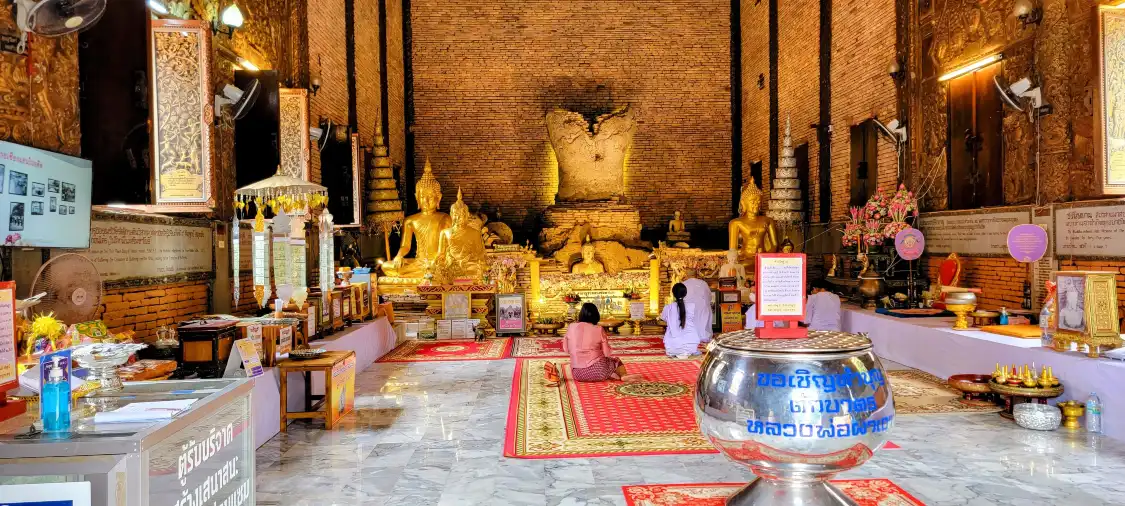 Hotels near Wat Phra That Pha Ngao (Vihan Luang Pho Pha Ngao)