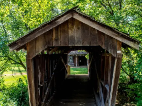 Lincoln Homestead State Park - Museum/Cabins