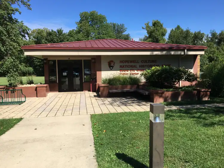 Hotels in Mound City