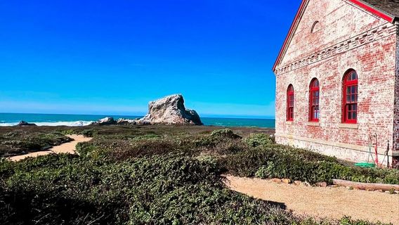 Piedras Blancas Light Station
