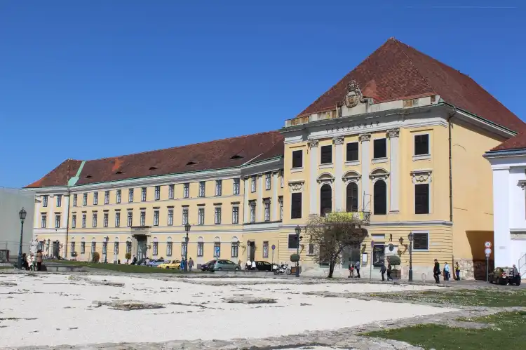 Hotels near National Dance Theatre – Budapest