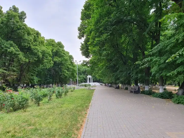 Hotels in Leninavan