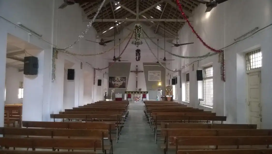 Holy Trinity Church 주변 호텔
