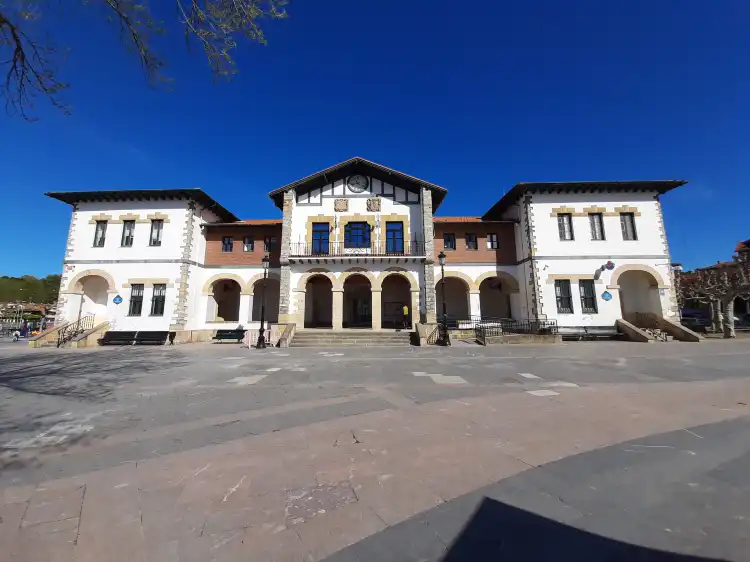 Hotels near Restaurante Arrarte