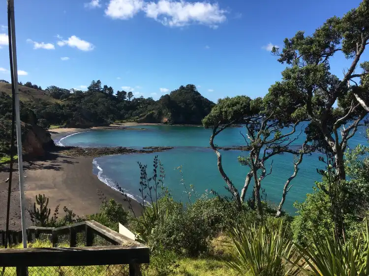 Hôtels à : Whananaki