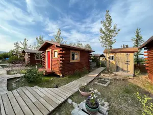 EarthSong Lodge & Denali Dog Sled Expeditions