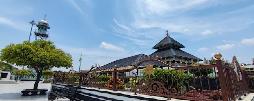 Alun-Alun Simpang Enam Demak