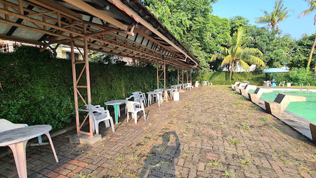 Kolam Renang Taman Alfa Indah