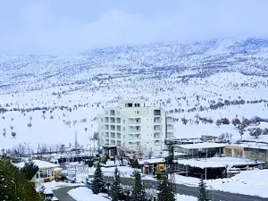 HOLE HOTEL TERMAL HAVUZLARI