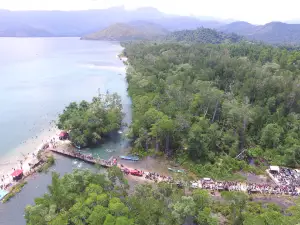 PANTAI SYARI