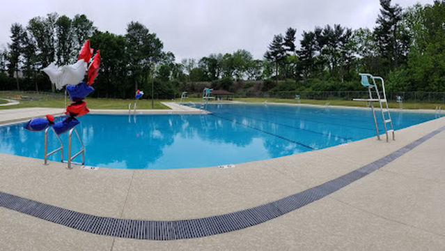 Schlegel Park Pool