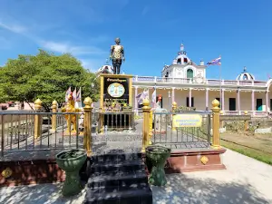 Wat Kaew Phichit Phra Aram Luang