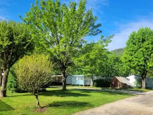Camping Island Chambod ***