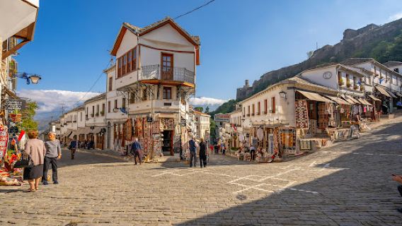 Qafa e Pazarit (Bazaar)