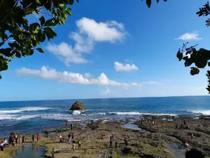 Kamadu Beach