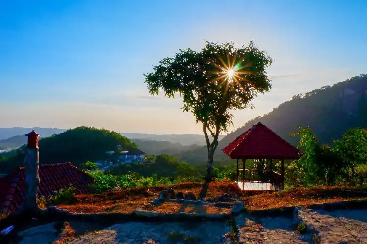 Hotel dekat Rancang Kencono Cave
