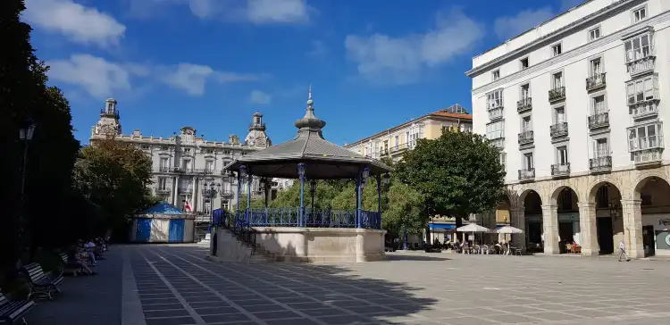 Các khách sạn gần Plaza Pombo