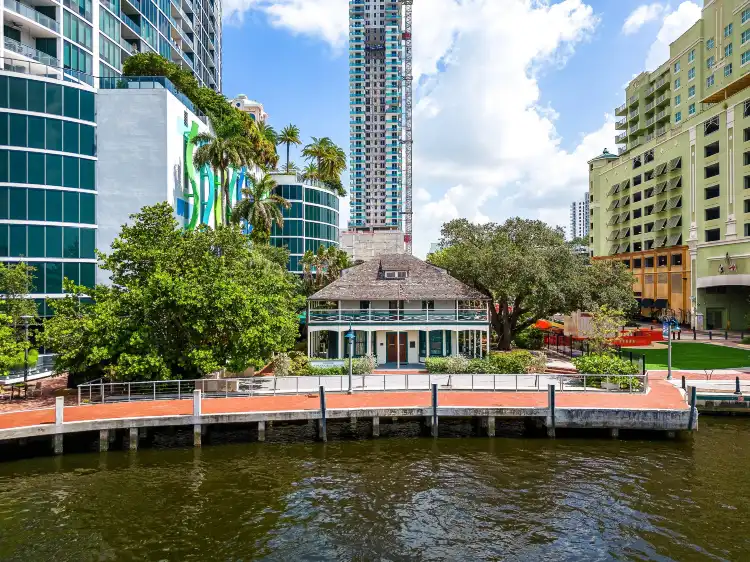 Hotel dekat Historic Stranahan House Museum
