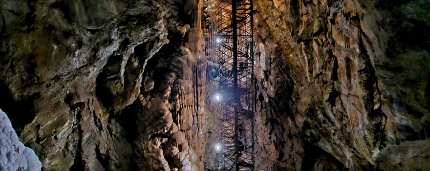 Moaning Caverns Adventure Park