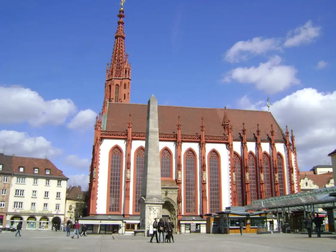 Hoteles cerca de Brunnenobelisk