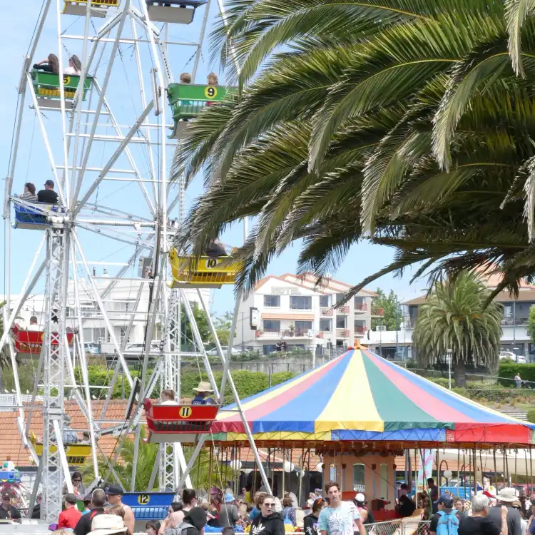 Hotels near Caroline Bay Beach
