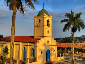 Discover Vinales