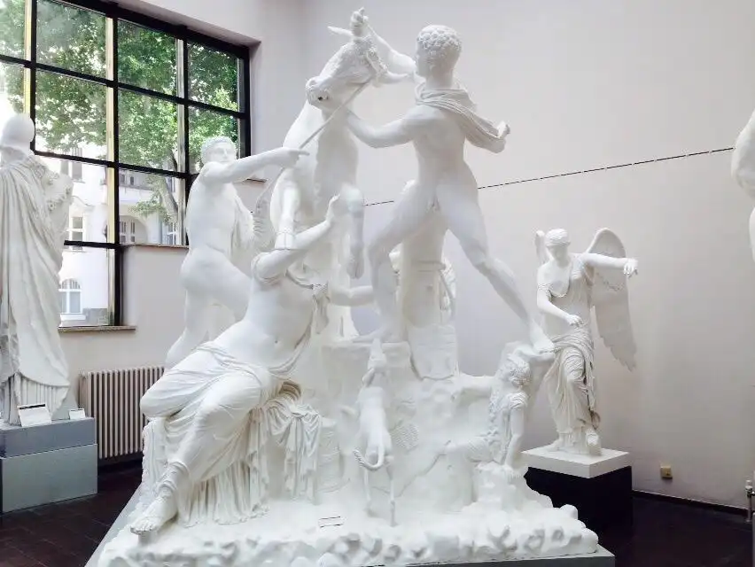 Abguss-Sammlung Antiker Plastik 주변 호텔