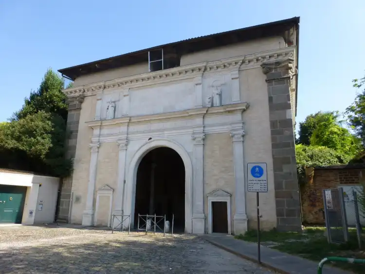 Hotels near Porta Santa Croce