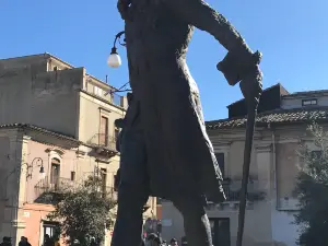 Statua di Carlo Maria Carafa