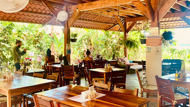 AmaSer | Public Yoga & All Veg Café