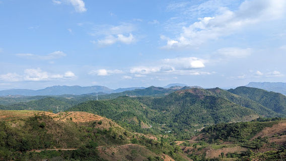 Tượng Đài Kéo Pháo