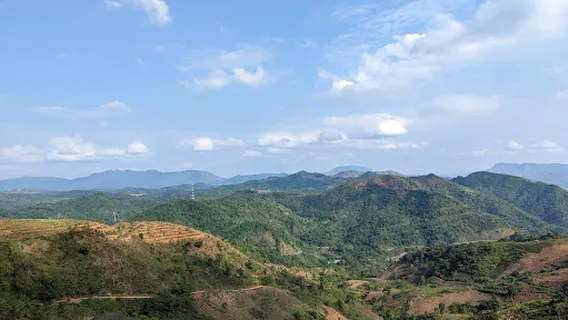 Tượng Đài Kéo Pháo